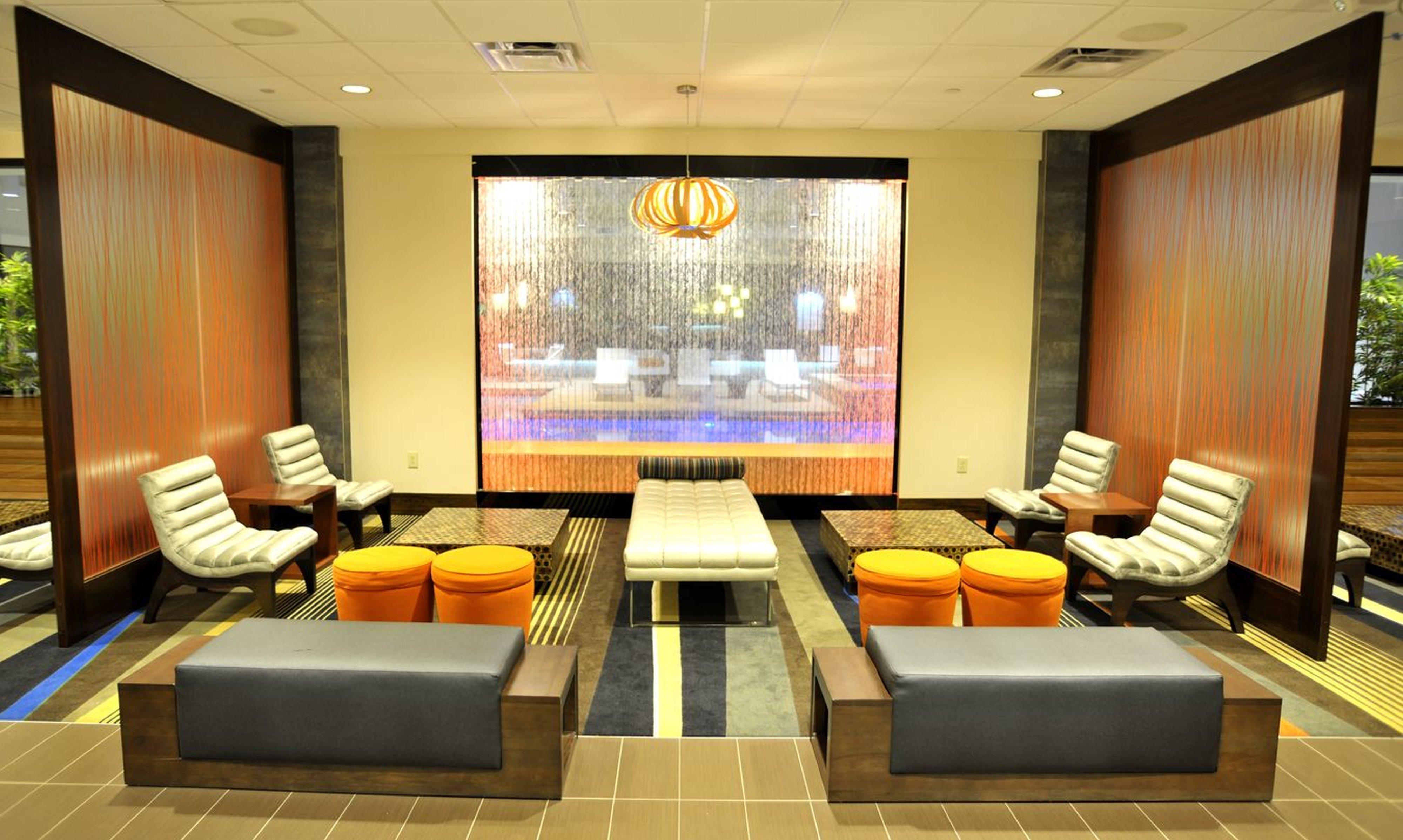 Holiday Inn And Suites Charleston West By Ihg Exterior photo