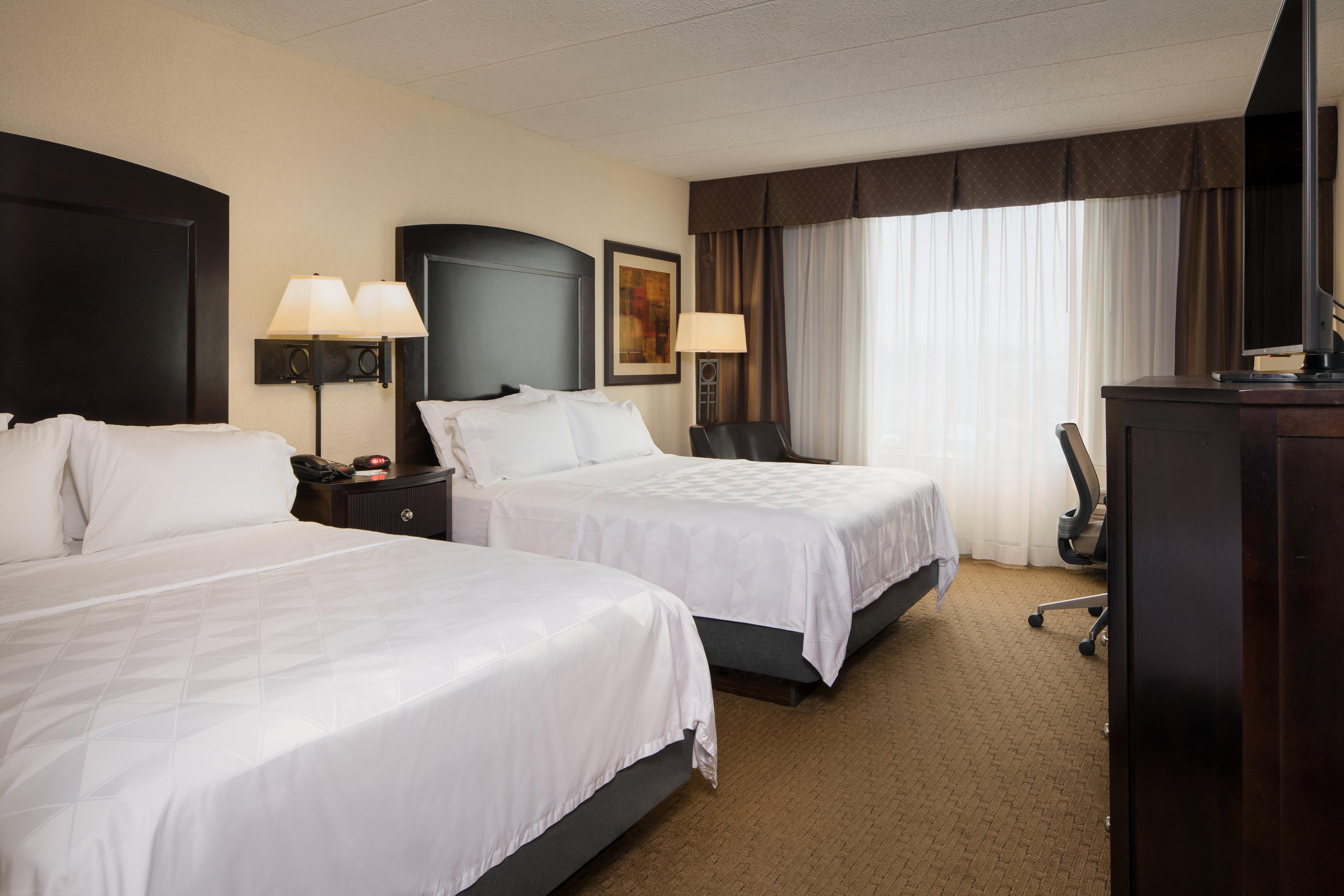 Holiday Inn And Suites Charleston West By Ihg Exterior photo